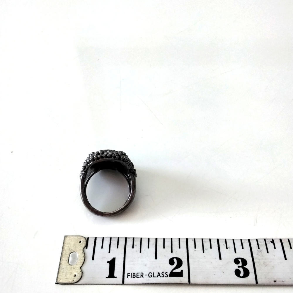 Large Onyx statement ring - Picture 8 of 9